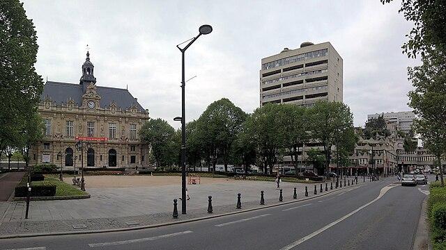 Ivry-sur-Seine - Immobilier - CENTURY 21 Raspail  - mairie d'Ivry et premiers immeubles centre-ville
